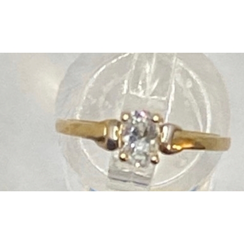 417 - 9ct gold oval topaz ring, stamped 9ct, size L 1/2, 1.1g