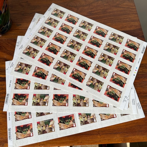 539 - UK GB Royal Mail self adhesive Aardman Classics Wallace and Gromit  mint Stamps (120) on 4 panes fro... 