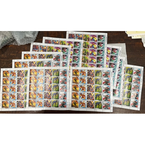 621 - 2019 MARVEL comics illustrated 275 x first class stamps inc. Spiderman and Hulk, consisting of 11 pa... 