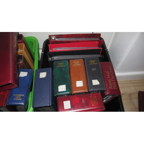 734 - Huge collection of GB Royal Mail mint stamps in Presentation packs (approx. 300) mainly from 1980s -... 