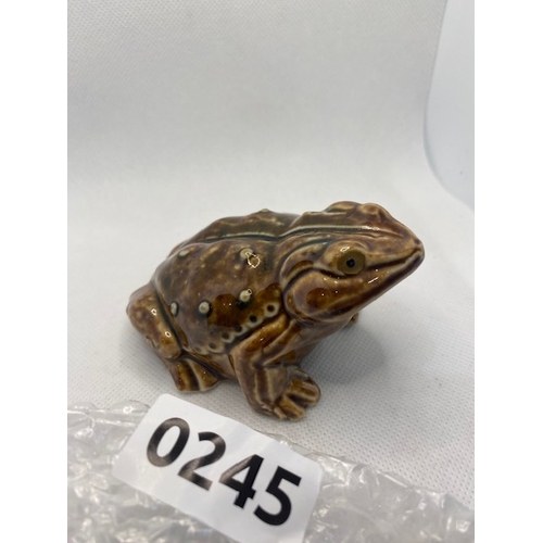 246 - Chinese porcelain Victorian toad, c.1880/90 with hand painted eyes