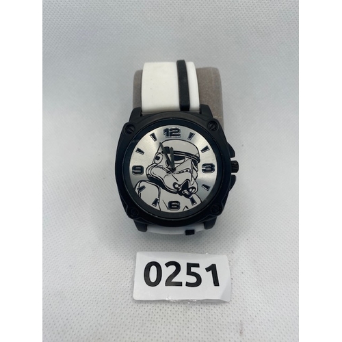 252 - STAR WARS ACCUTIME, Japanese movement gents watch with a stormtrooper face, dial 4.5cm wide, 6cm dia... 