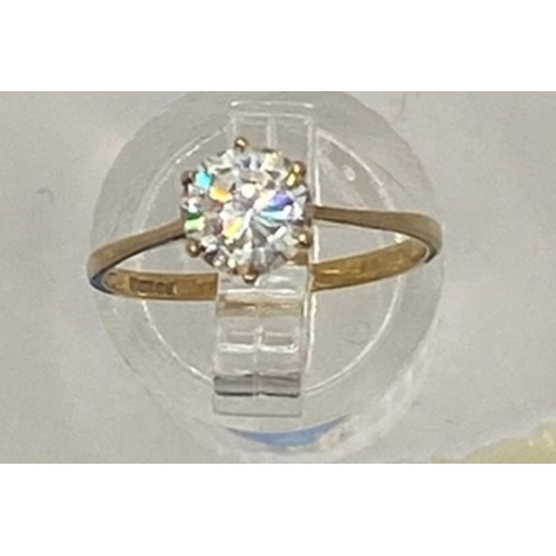 409 - 9ct cz solitaire gold ring, size M, hallmarked, 1.4g