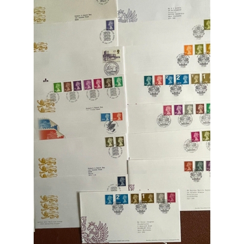 711 - UK GB small collection of 45 Definitive First Day Covers from 1970 to 2009. FDC 's with Machin stamp... 