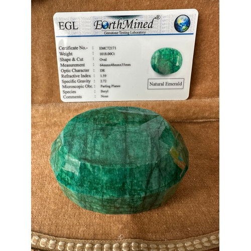 544 - Natural Emerald 1018 Ct  large gemstone with certificate