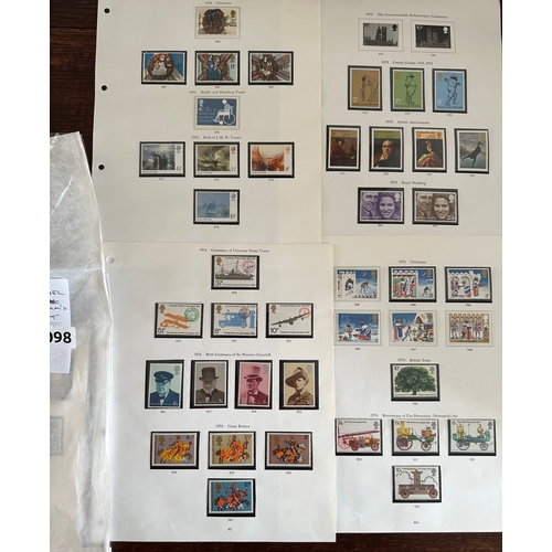 98 - GB 1971 - 1977 34 x mint commemorative sets approx 138 stamps QEll