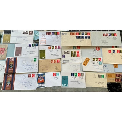 16 - Definitive FDC and Last Day of Sterling covers with Machins stamps being part of small collection of... 