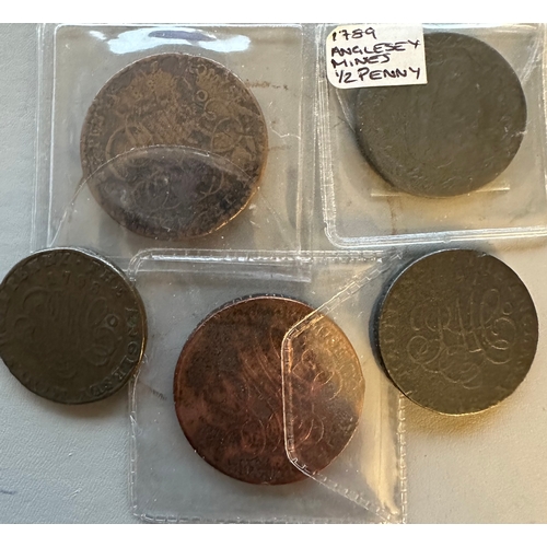 174 - rare small collection of 5 x 18th century copper Druidic Parys mines one penny and half penny coins ... 