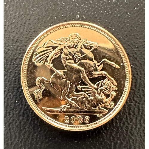 14 - 2006 22k gold coin Bullion sovereign approx 8g