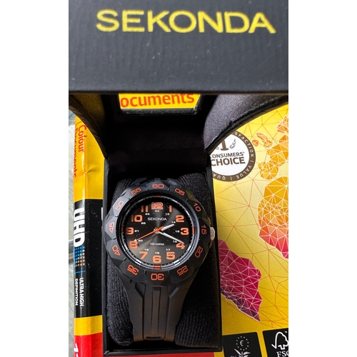 60 - SEKONDA gents / unisex diver boxed watch, black & orange numbers, 100m, adjustable silicon strap