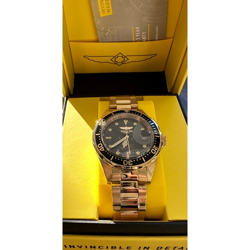 227 - INVICTA mens Professional Diver watch 200m, gold tone stainless steel strap, black face, retail c. $... 