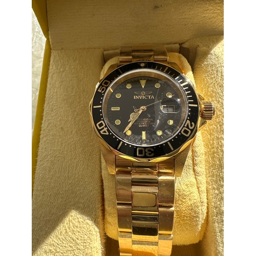 164 - INVICTA Professional Diver watch, 200m black face and gold stainless steel bracelet, boxed, Swiss mo... 