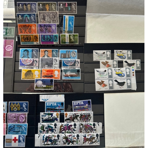 563 - GB QEII pre-decimal  mainly mint commemoratives stamps inc. blocks with traffic lights. 1961 - 1966 ... 
