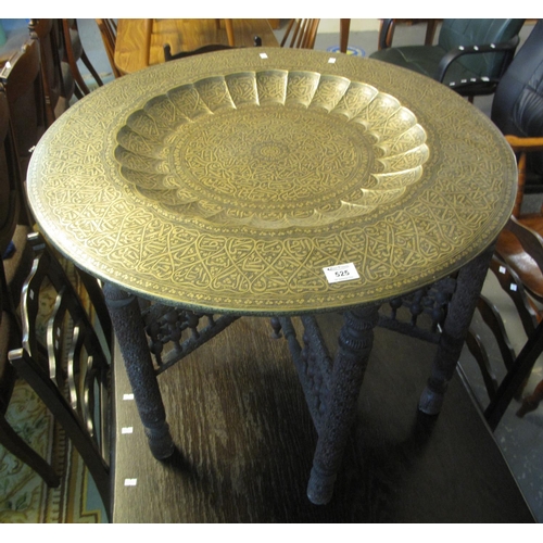 525 - A large brass Middle Eastern design tray top folding table. 
(B.P. 21% + VAT)