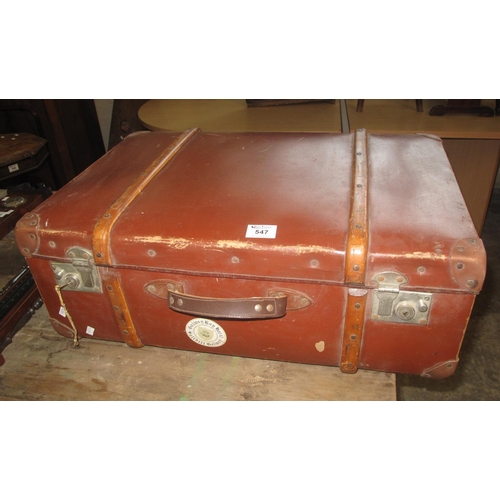 547 - Vintage canvas and wooden banded suitcase. 
(B.P. 21% + VAT)