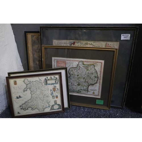 117 - Collection of assorted maps to include; modern map of Great Britain, original Saxton and Kip Caermar... 