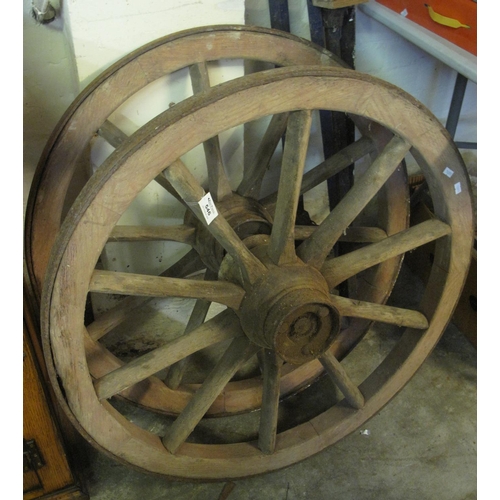 546 - A pair of wagon wheels. (2)
(B.P. 21% + VAT)