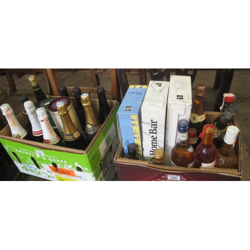 558 - Two boxes of assorted wines and spirits to include; Glenfiddich single malt Scotch whisky 12 years, ... 