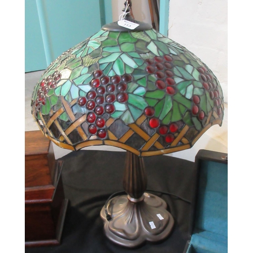 113 - Tiffany style table lamp with berry and foliate decoration.
(B.P. 21% + VAT)