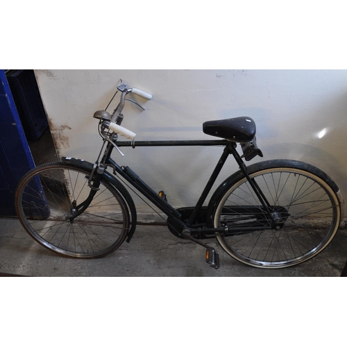 566 - Vintage Phillips gent's bicycle.
(B.P. 21% + VAT)