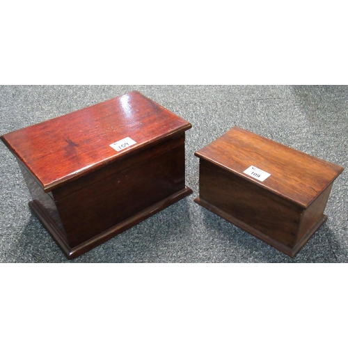 109 - Two plain, rectangular mahogany boxes. (2)
(B.P. 21% + VAT)