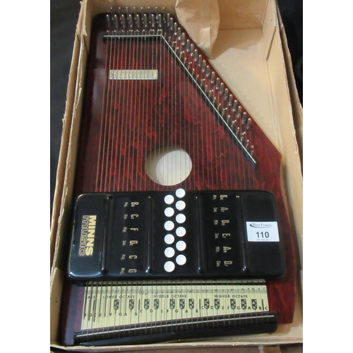 110 - Autoharp with 32 strings in original box.
(B.P. 21% + VAT)