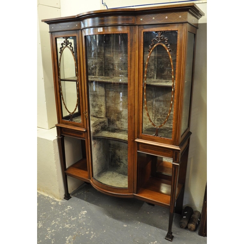 533 - Good quality Edwardian mahogany inlaid and mixed woods bow front glazed display cabinet on tapering ... 