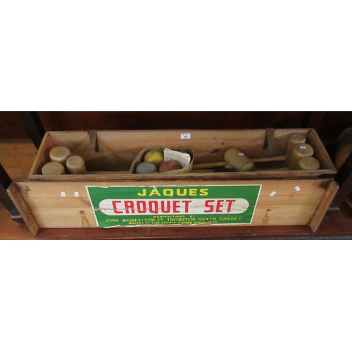 80 - Jaques croquet set manufactured by John Jaques & Son Ltd, Thornton Heath, Surrey, in fitted box.
(B.... 