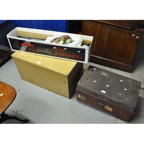 502 - Modern Centon camera tripod, together with a painted pine trunk and a small vintage tin trunk. (3)
(... 