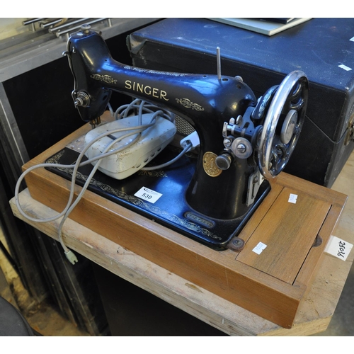 530 - Vintage Singer sewing machine.
(B.P. 21% + VAT)
