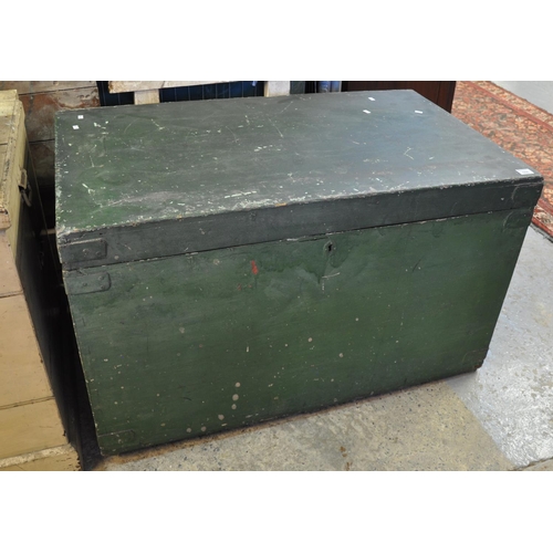 555 - Late 19th Century painted pine trunk of rectangular plain form.
(B.P. 21% + VAT)