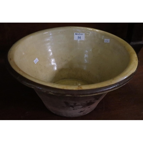98 - Welsh terracotta crochan.
(B.P. 21% + VAT)