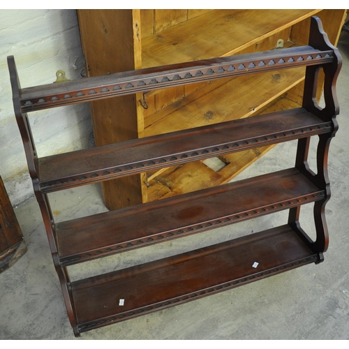 583 - Glenister mahogany finish Delft rack with shaped sides. 
(B.P. 21% + VAT)