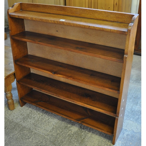 584 - Early 20th Century oak open bookcase.
(B.P. 21% + VAT)