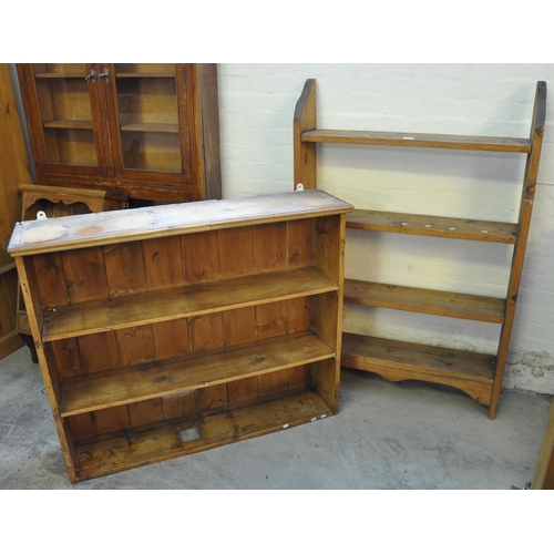 588 - Pine four section open free standing bookcase, together with another pine hanging Delft rack or shel... 