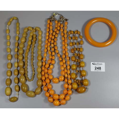 248 - Collection of orange Bakelite and plastic jewellery.
 (B.P. 21% + VAT)