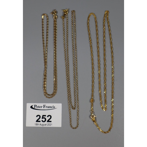 252 - Two 9ct gold chains weighing approximately 4g and a gold plated chain. (3)
(B.P. 21% + VAT)