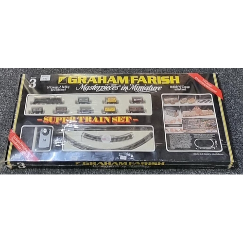 102 - Graham Farish 'N' gauge Masterpieces in Miniature Super Train Set in original box, scale 148:1, size... 