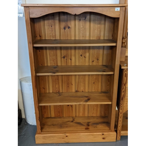 652 - Modern natural pine open three shelf bookcase. 91cm wide approx. 
(B.P. 21% + VAT)