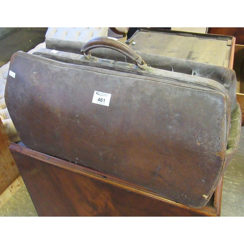 461 - Early 20th Century leather Gladstone bag.
(B.P. 21% + VAT)