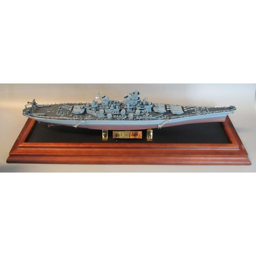 115 - Franklin Mint model of a US battleship BB-63 U.S.S Missouri, September 2nd 1945, in glass display ca... 