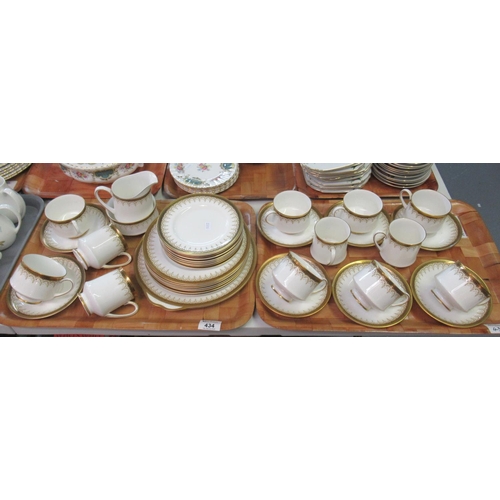 434 - Two trays of Paragon Athena tea ware items. (2)
(B.P. 21% + VAT)