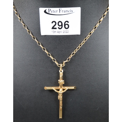 296 - 9ct gold crucifix pendant on 9ct gold chain.  Approx weight 4.7 grams.
(B.P. 21% + VAT)