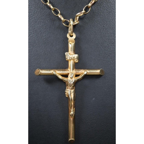 296 - 9ct gold crucifix pendant on 9ct gold chain.  Approx weight 4.7 grams.
(B.P. 21% + VAT)