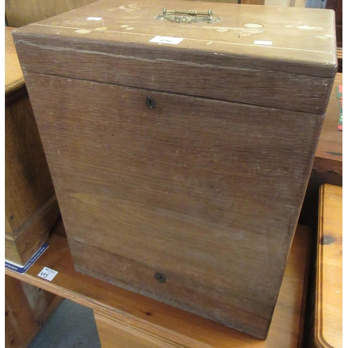 496 - 19th century mahogany possibly decanter box of plain form with under drawer.
(B.P. 21% + VAT)