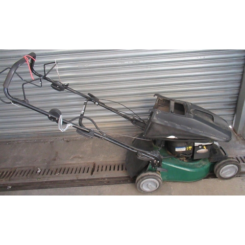 593 - Briggs & Stratton 675EX rotary mower with collecting box.
(B.P. 21% + VAT)