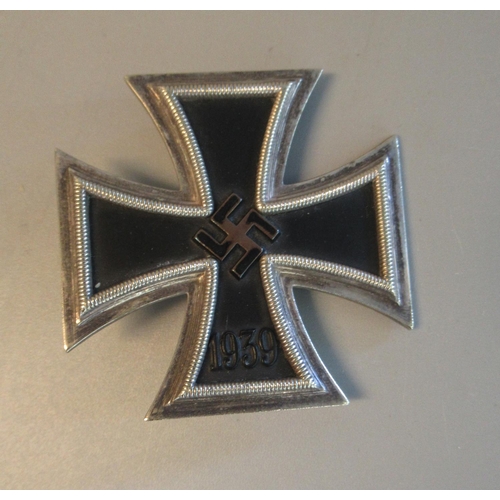 100 - German WWII Iron Cross (first class, EK1939), possibly with a copper centre. Makers mark L/11.
(B.P.... 