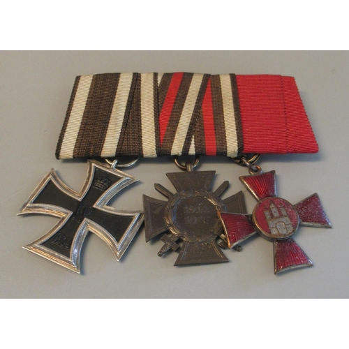 118 - WWI German Iron Cross (second class, EK1914), together with an honour cross of The World War 1914-18... 