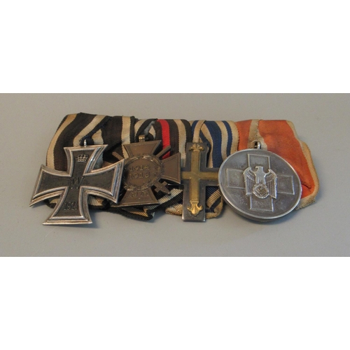 119 - German WWI Iron Cross (second class, EK1914), together with honour cross of The World War 1914-18 ma... 