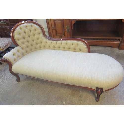 540 - Victorian style mahogany show-frame button-backed single ended chaise lounge on cabriole legs. (B.P.... 